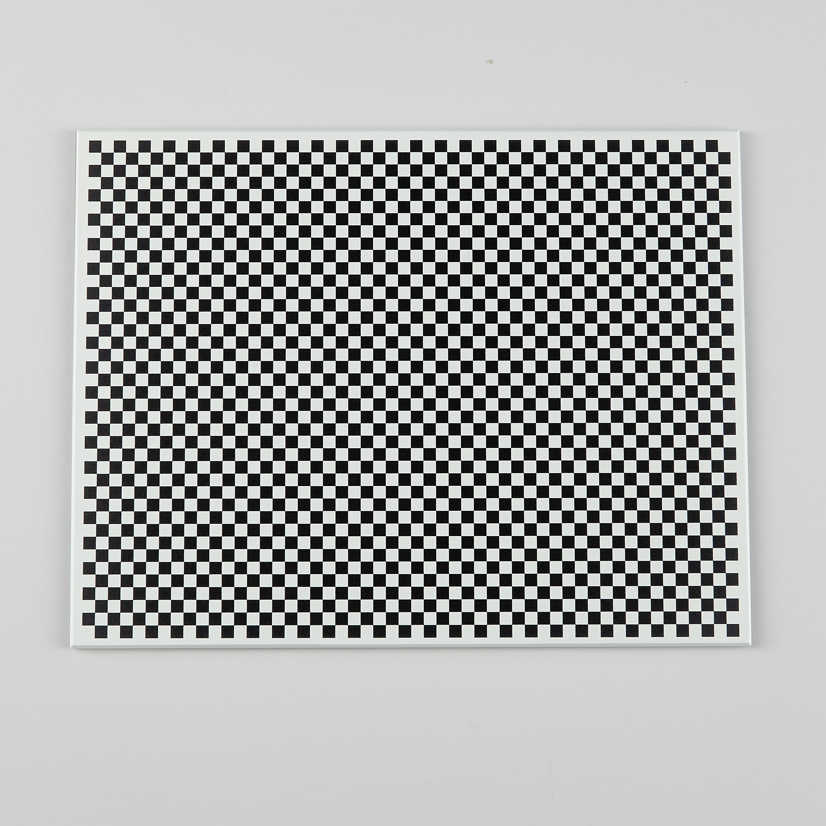 تطبيق وآفاق لوحة المعايرة البصرية في صناعة السيارات